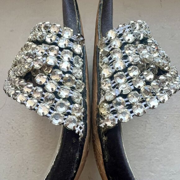 Badgley Mischka Black Fabric w/ Crystal Embellishments & Block Heel Sandals US 7 - Picture 15 of 16